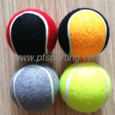 China Pelota de tenis masticable para perros de 2,5 pulgadas con chirriador en el interior proveedor